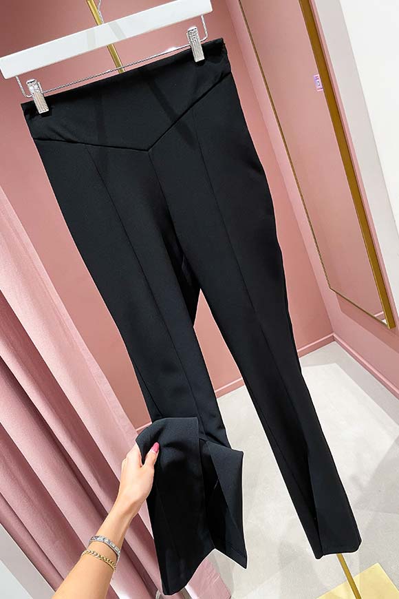 Actualee - Pantaloni neri sartoriali con spacco sul fondo