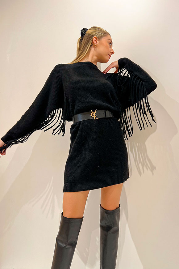 Vicolo - Black ribbed dress with fringes