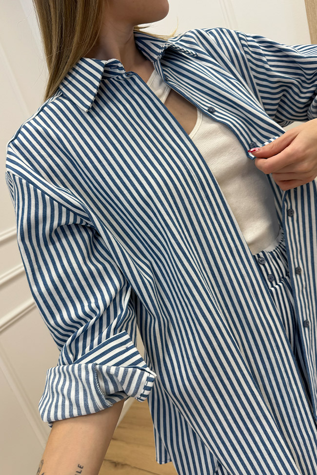 Kontatto - Camicia oversize a righe blu e bianca