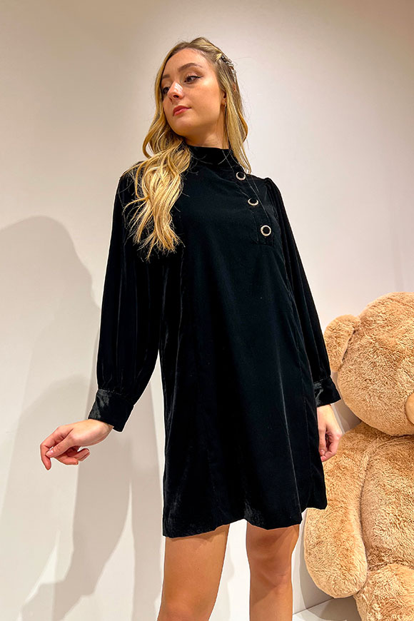 Vicolo - Vestito nero tunica in velluto con bottoni gioiello