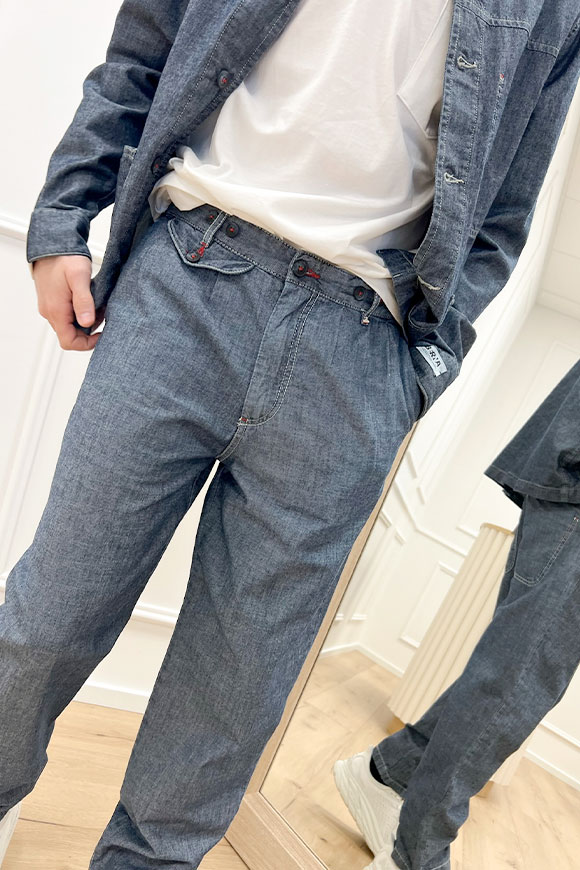 Berna - Pantalone jeans con pinces e imputure rosse