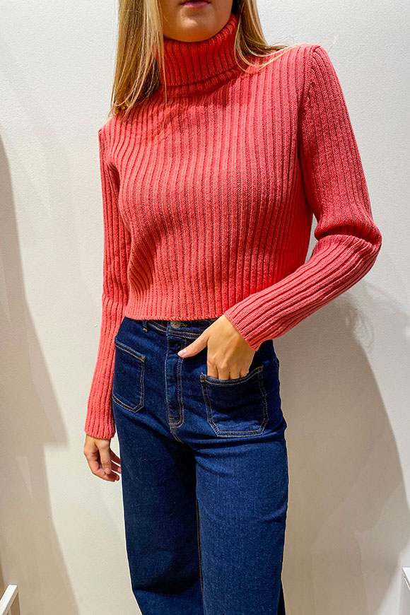 Kontatto - Coral short ribbed turtleneck sweater