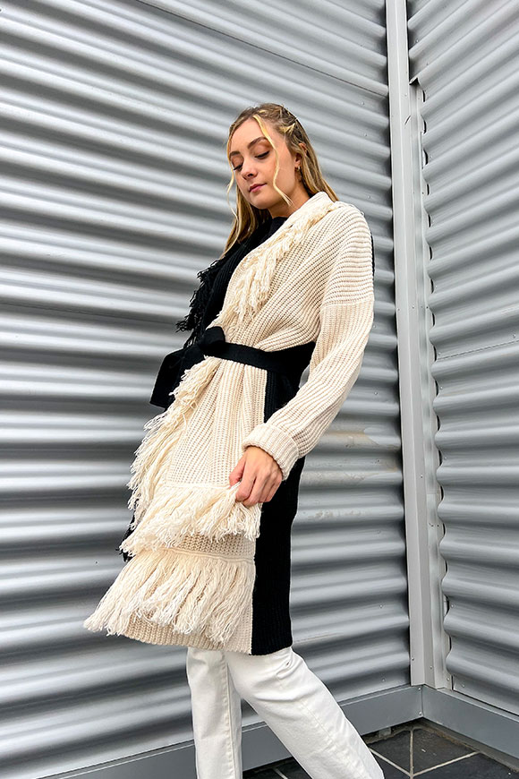 Vicolo - Two-tone black and butter poncho with fringes