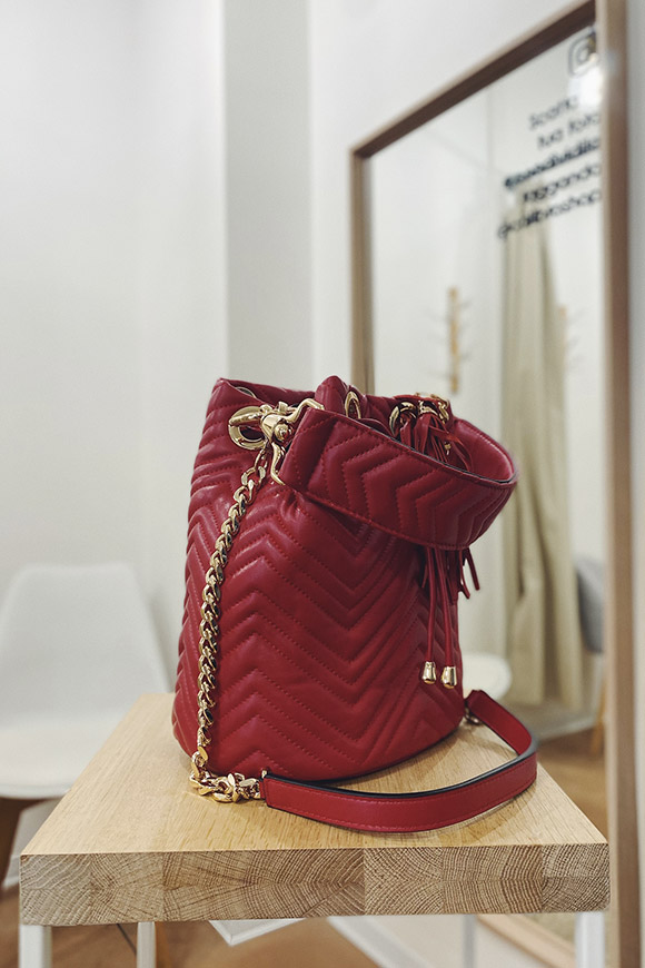 La Carrie - Beautiful red leather bucket bag