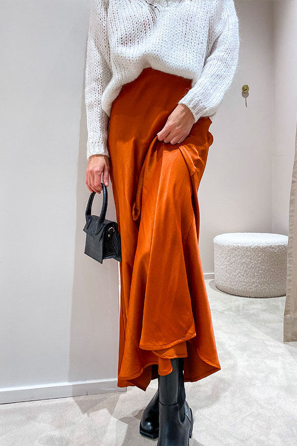 Tensione In - Long rust satin skirt flared at the bottom