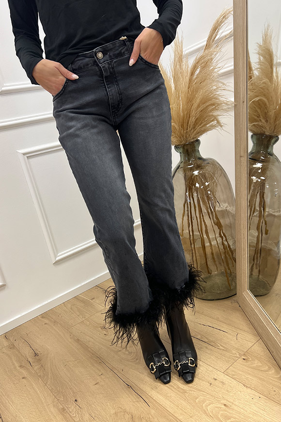 Kontatto - Jeans mini flare nero con piume