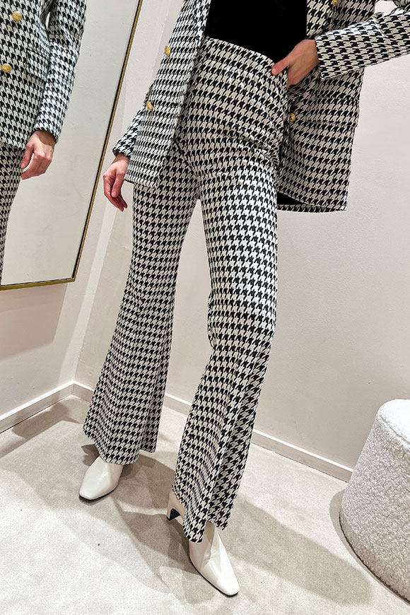 Vicolo - Black and white trousers in houndstooth pattern