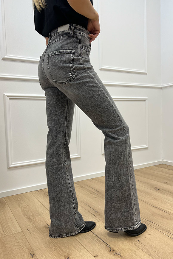 Icon Denim - Jeans "Natie" flare lavaggio grigio