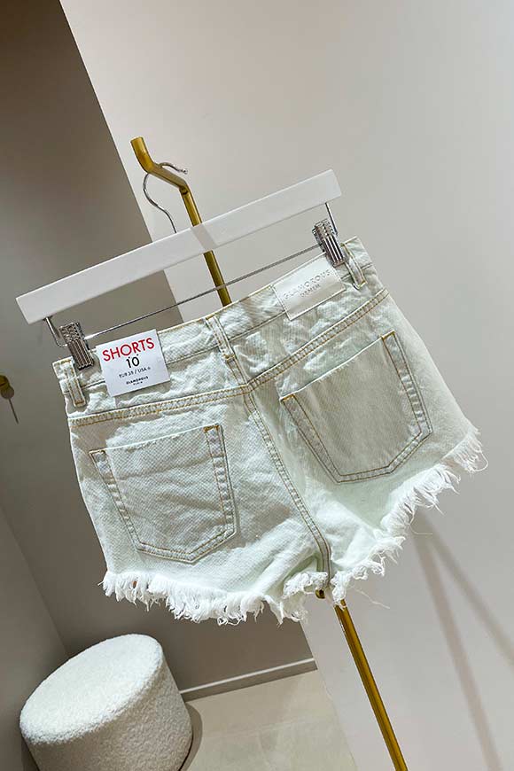 Glamorous - Off-white wash frayed shorts