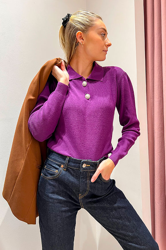 Vicolo - Purple ribbed polo-style sweater with jewel buttons