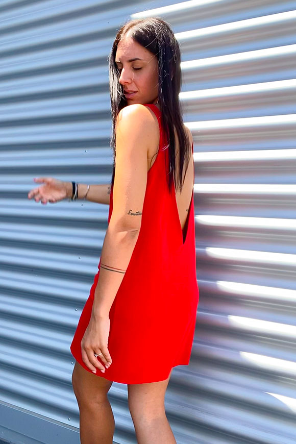Vicolo - Basic red dress with open back