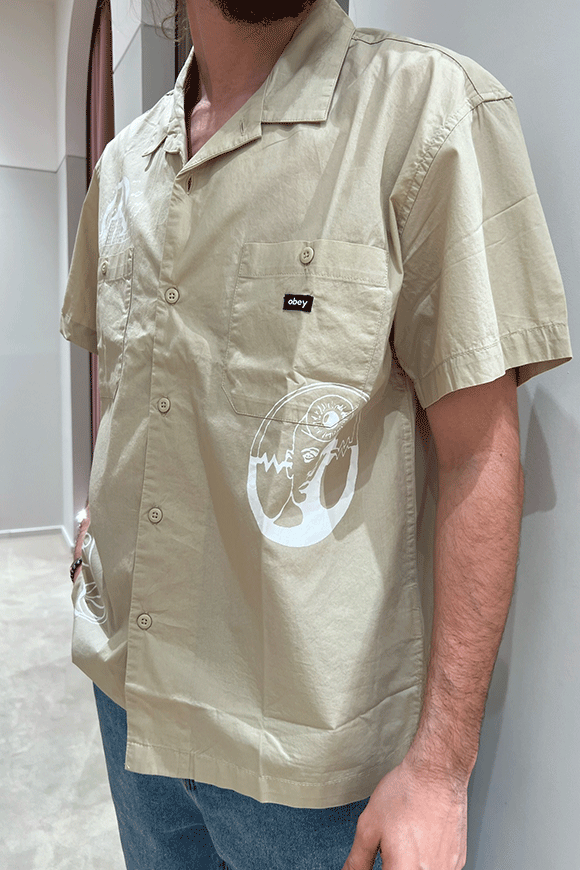 Obey - Camicia a mezza manica sabbia con stampa bianca