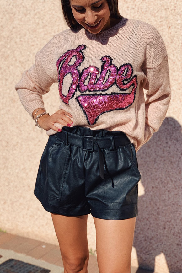 Vicolo - Pink "Babe" sweater in fuchsia sequins