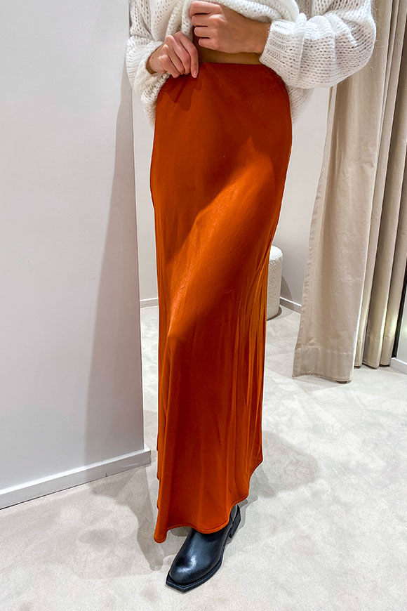 Tensione In - Long rust satin skirt flared at the bottom