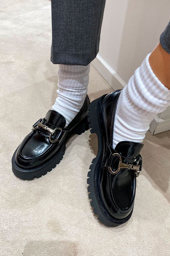 Ovyé - Black platform loafers with burnished horsebit