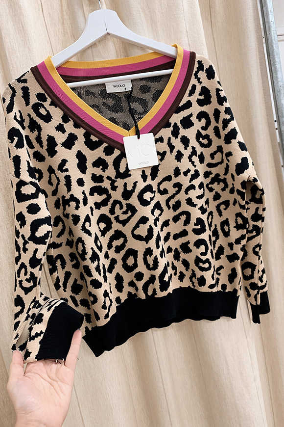 Vicolo - Beige and black leopard sweater with colored bands