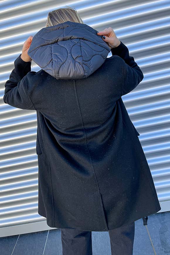 Vicolo - Cappotto nero con gilet trapuntato