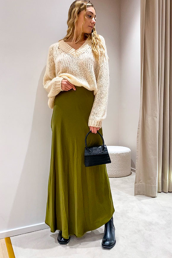 Tensione In - Long olive green satin skirt flared at the bottom