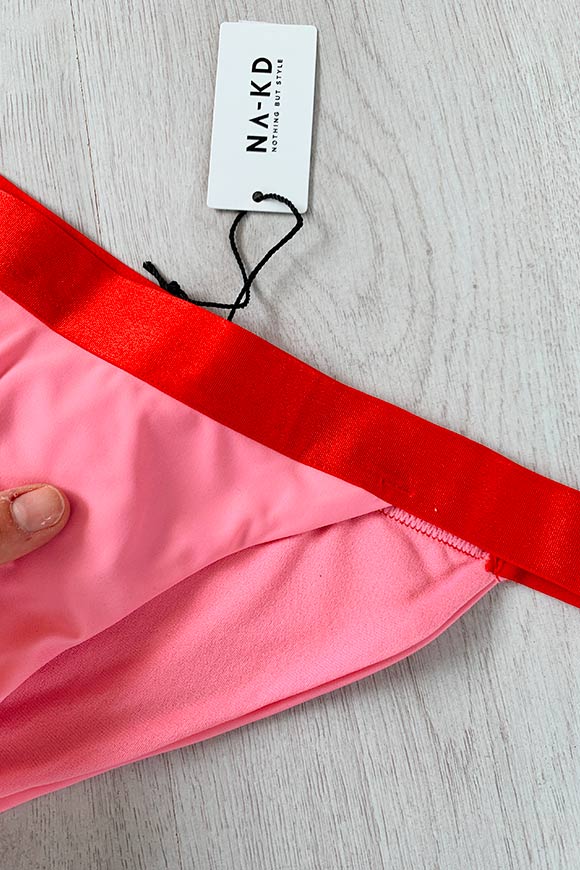 NA-KD - Slip bikini rosa e rosso
