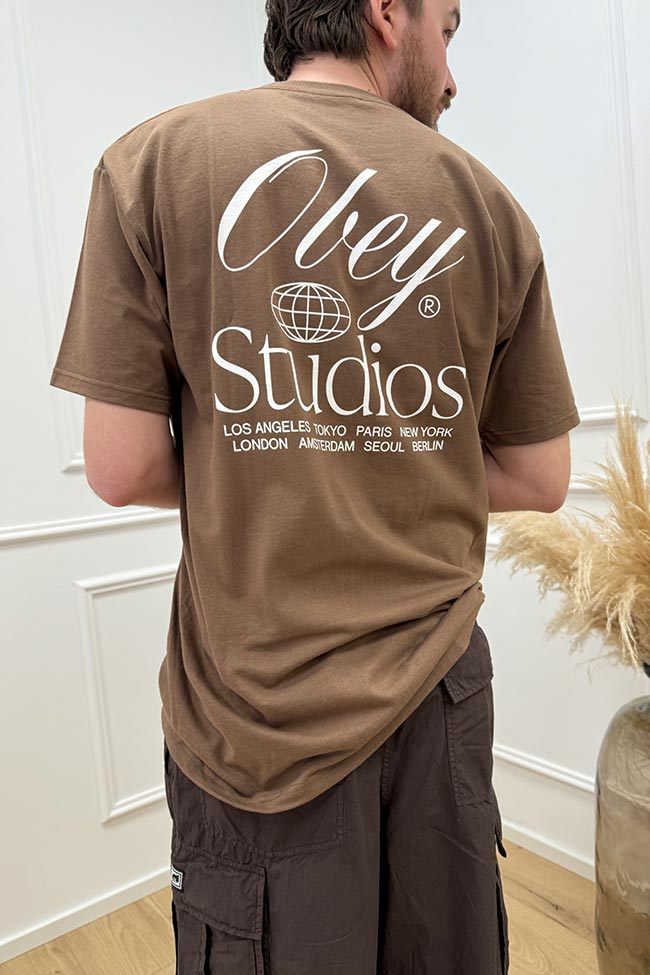 Obey - T shirt cioccolato stampa Studios Worldwide