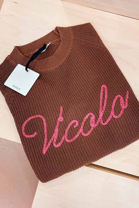 Vicolo - Chocolate sweater with pink “Vicolo” logo