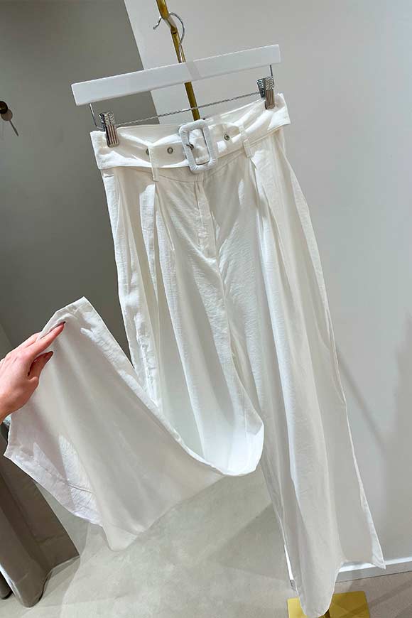 Glamorous - Pantaloni a palazzo bianchi con cintura