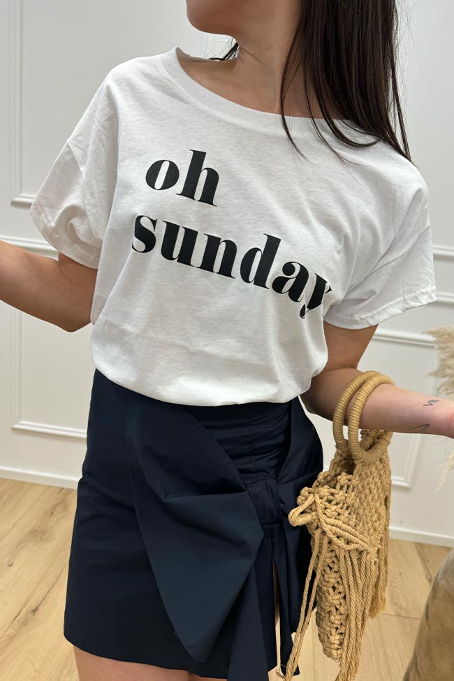 Crispy - T shirt basic bianca "Oh Sunday"