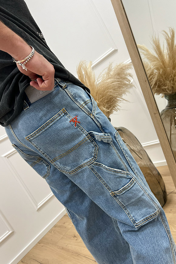 Berna - Jeans chiaro con tagli e impunture cammello