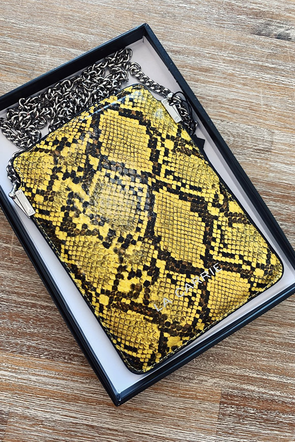 La Carrie - Yellow python phone case with chain