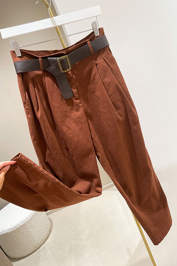 Haveone - Pantaloni carrot cuoio con cintura