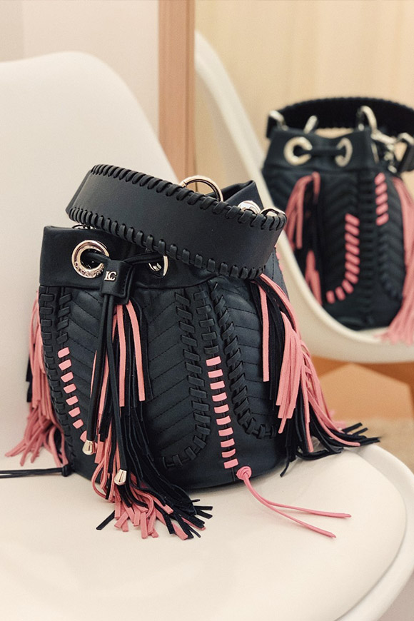 La Carrie - Diana bucket bag with fringes