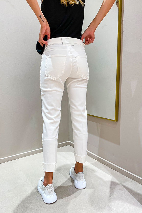 Vicolo - White Daisy cigarette jeans with raw cut