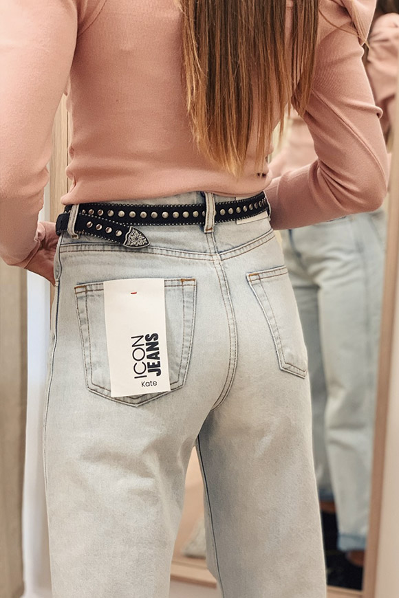 Vicolo - Clear Kate jeans, Mum-fit model