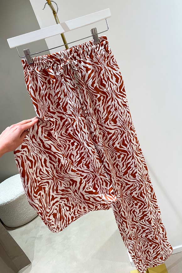 Glamorous - Pantaloni striati ruggine e bianchi in satin