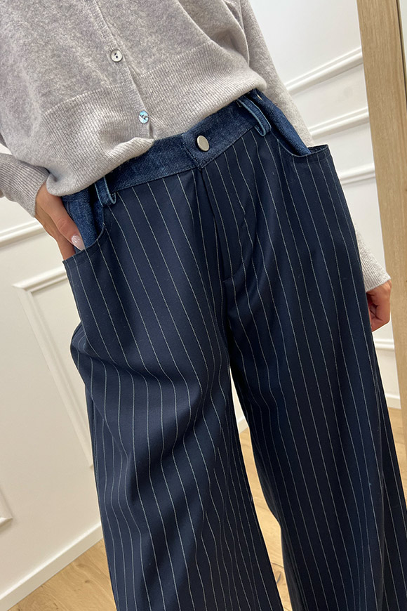 Haveone - Pantaloni blu gessati con dettagli in denim