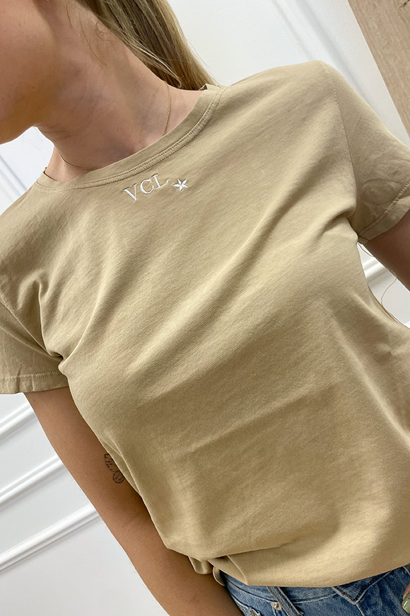 Vicolo - T shirt sabbia ricamo VCL