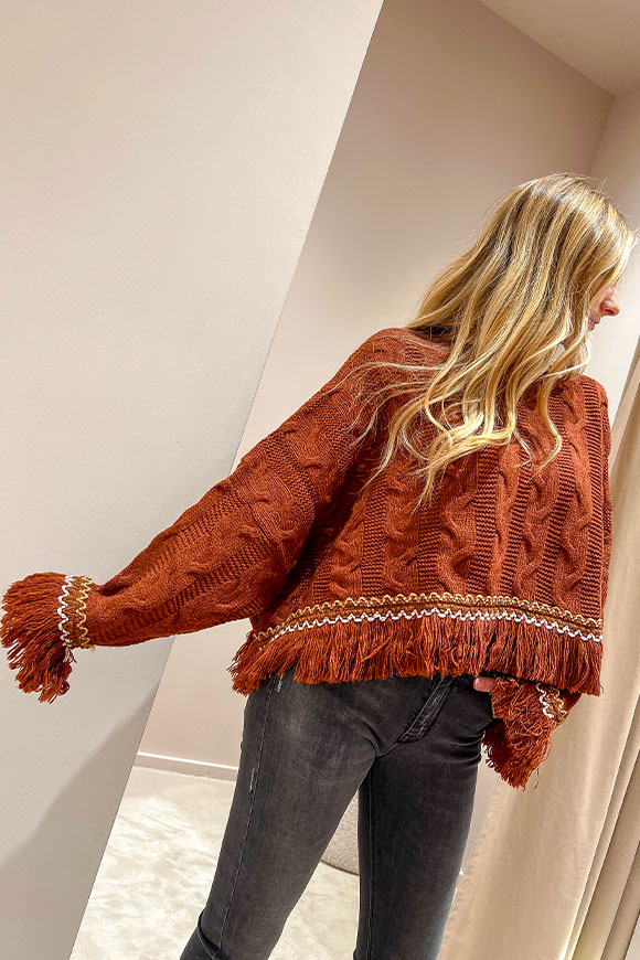 Vicolo - Rust box over sweater with fringes