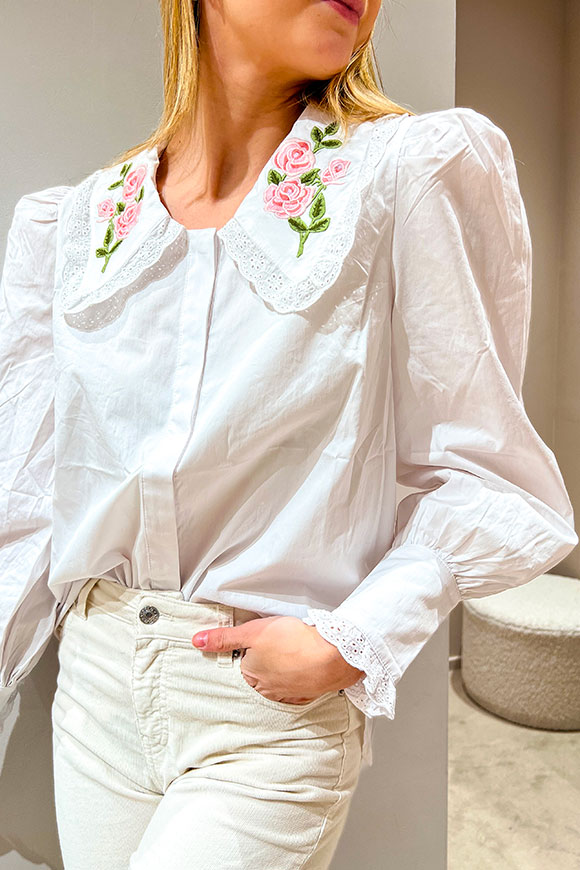 Glamorous - White shirt with embroidered flowers and broderie anglaise finishes
