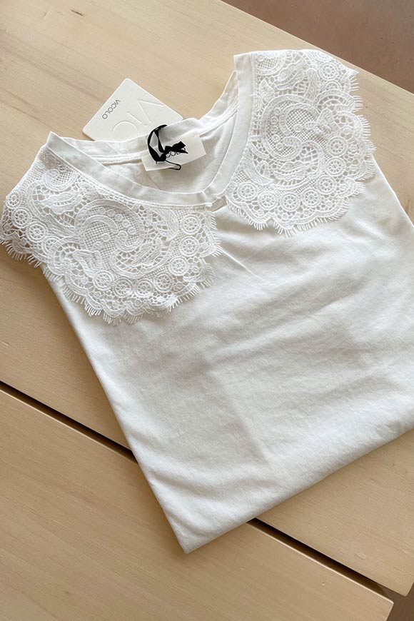 Vicolo - T shirt bianco con colletto in pizzo francese