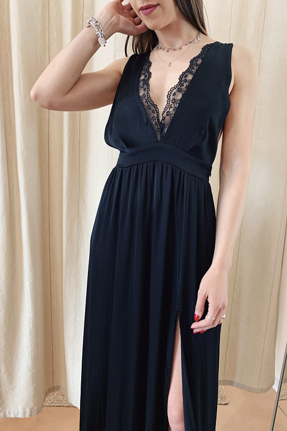 Kontatto - Long black dress with silk effect with lace