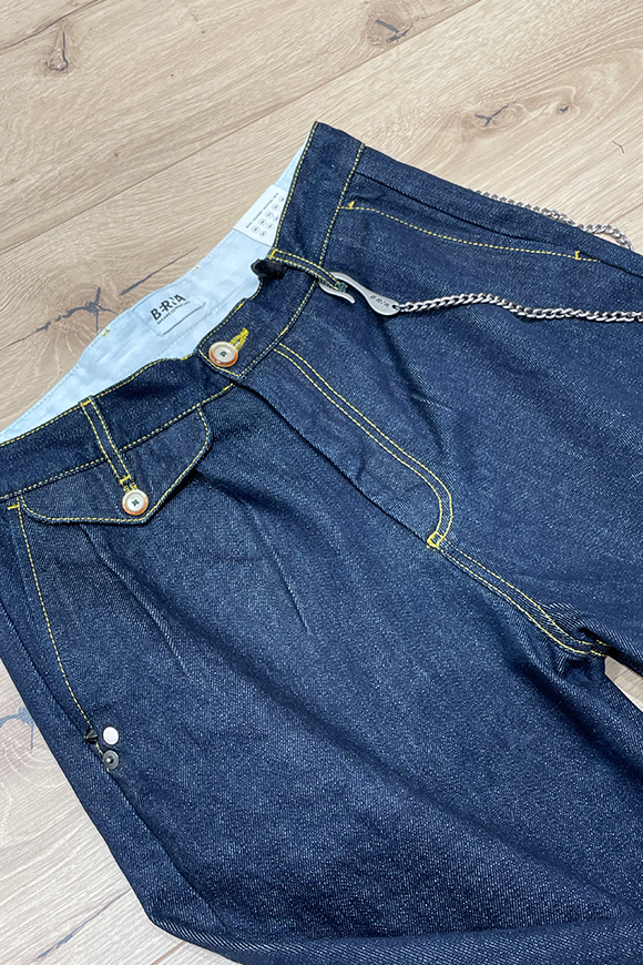 Berna - Jeans blu con impunture a contrasto catena brunita