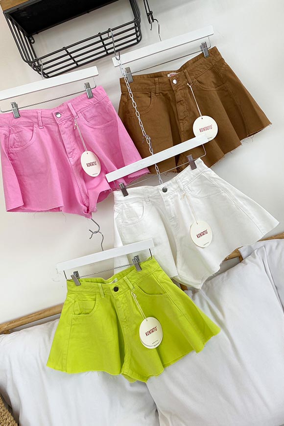 Kontatto - Lime bell-shaped denim shorts