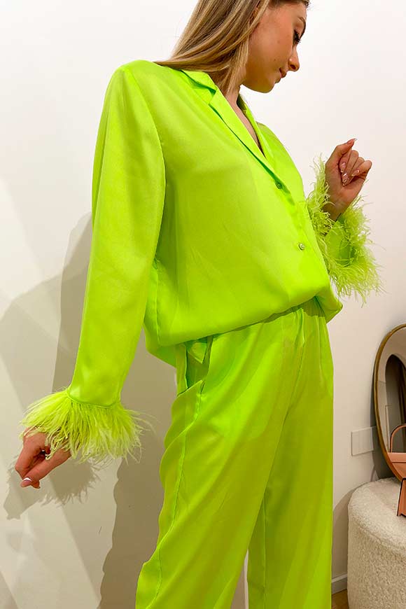 Vicolo - Camicia verde acido stile pigiama con piume