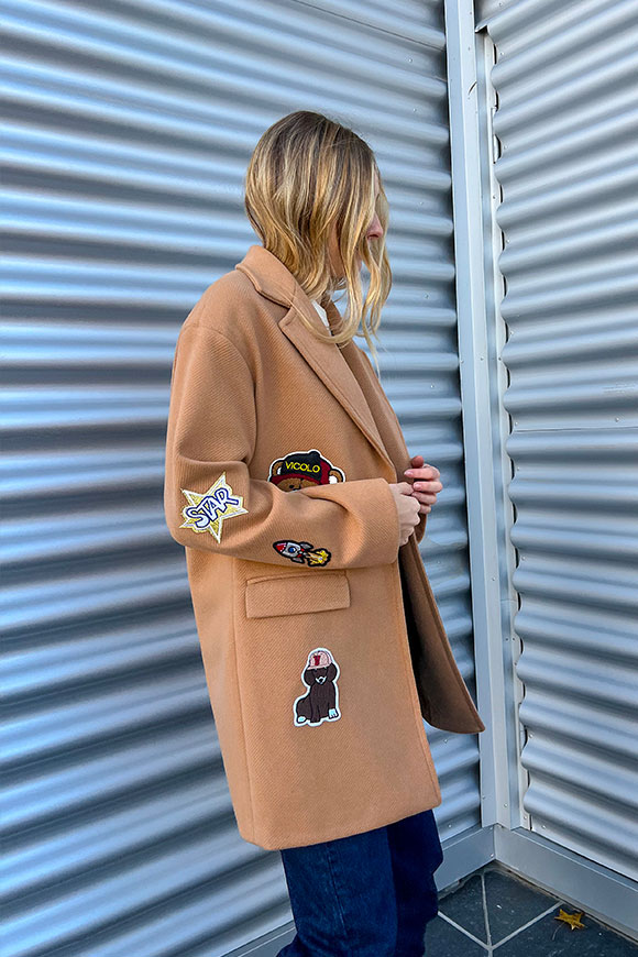 Vicolo - Camel coat with fitted teddy patch