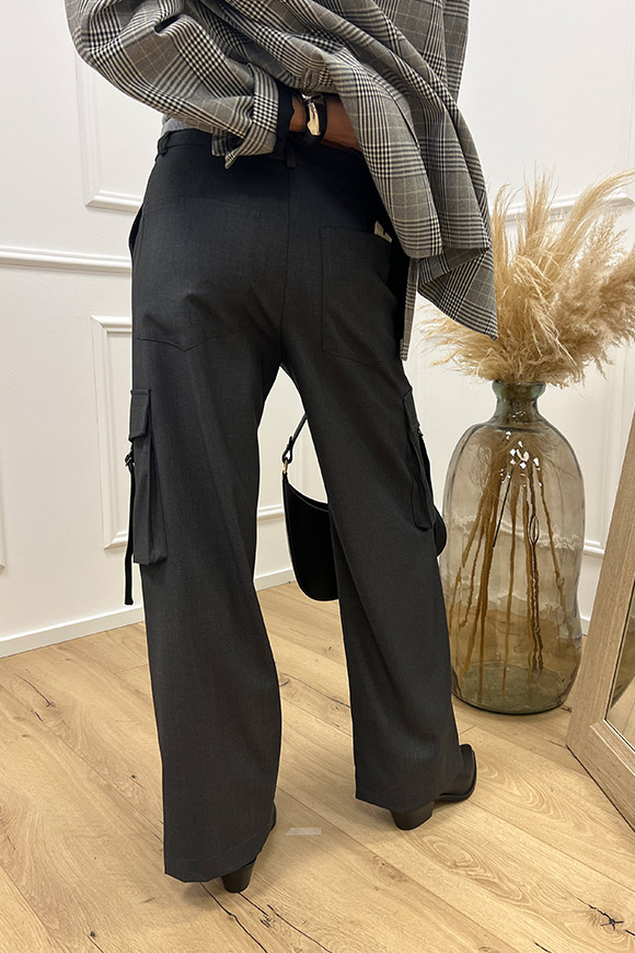 Vicolo - Pantaloni cargo grigi con cinturino alla caviglia