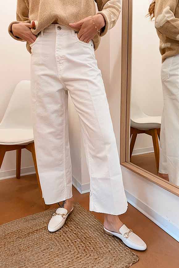 Vicolo - Jeans culotte bianchi taglio vivo