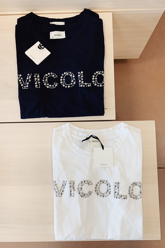 Vicolo - T shirt bianca con scritta borchie