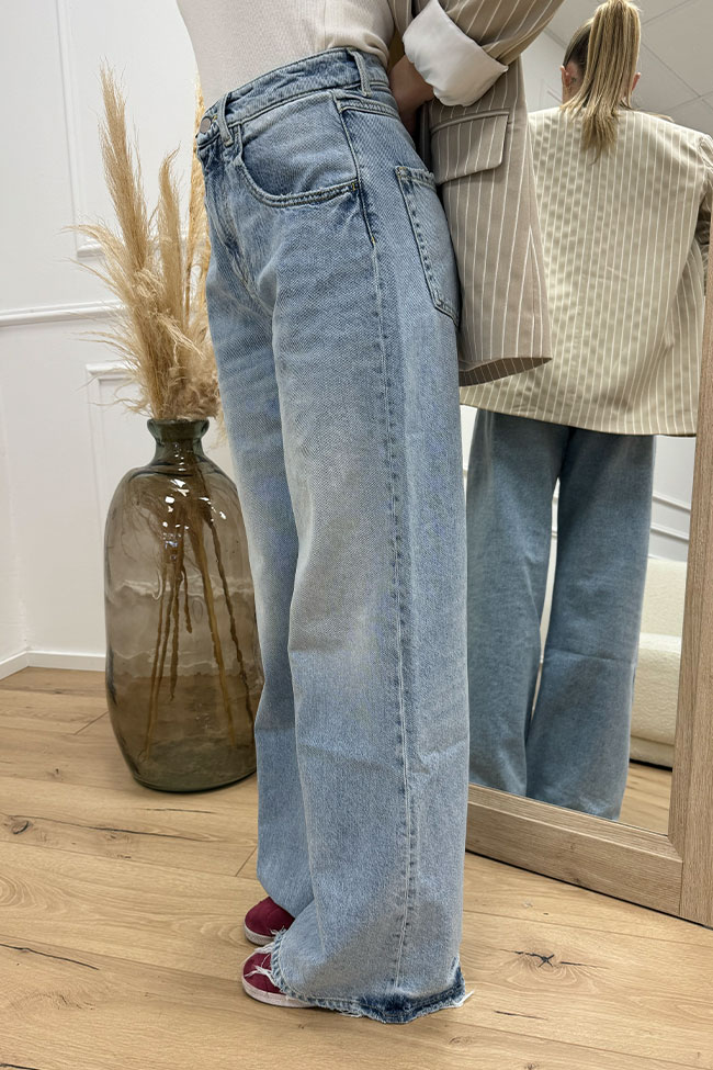 Icon Denim - Jeans “Debby“ lavaggio chiaro sfrangiato sul fondo