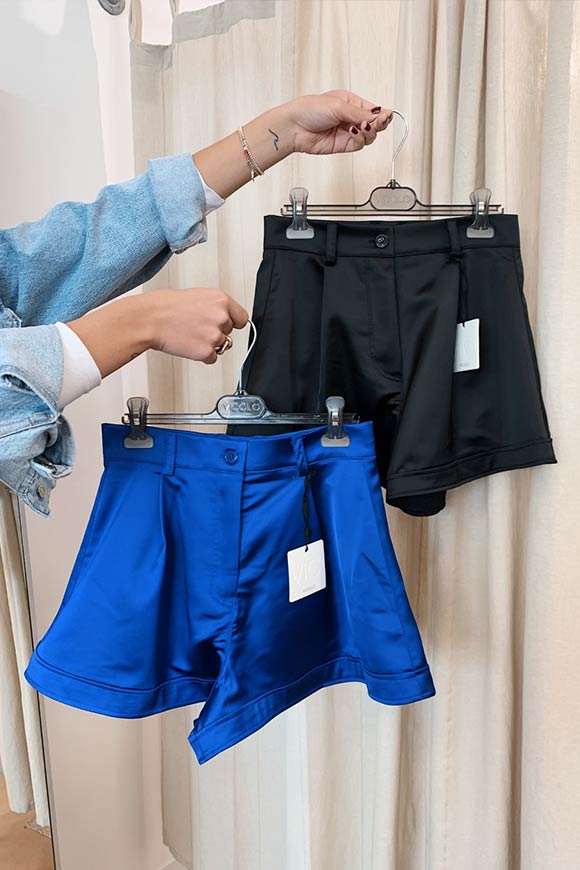 Vicolo - Blue flared satin shorts