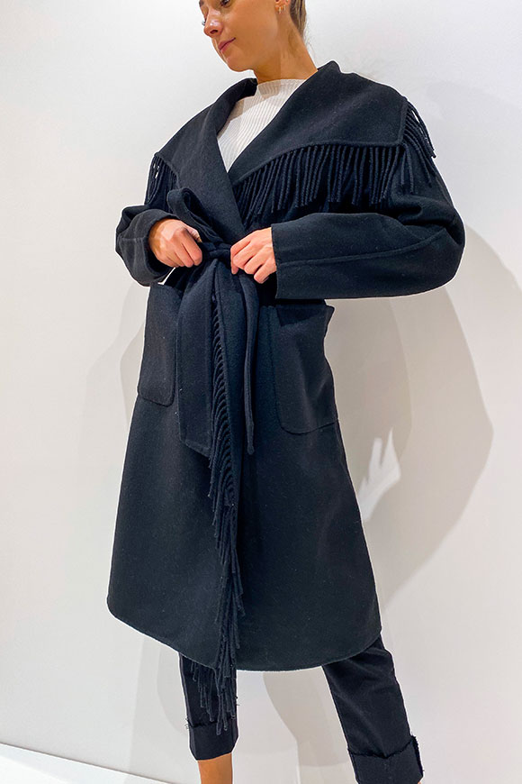 Vicolo - Long black coat with fringes and belt